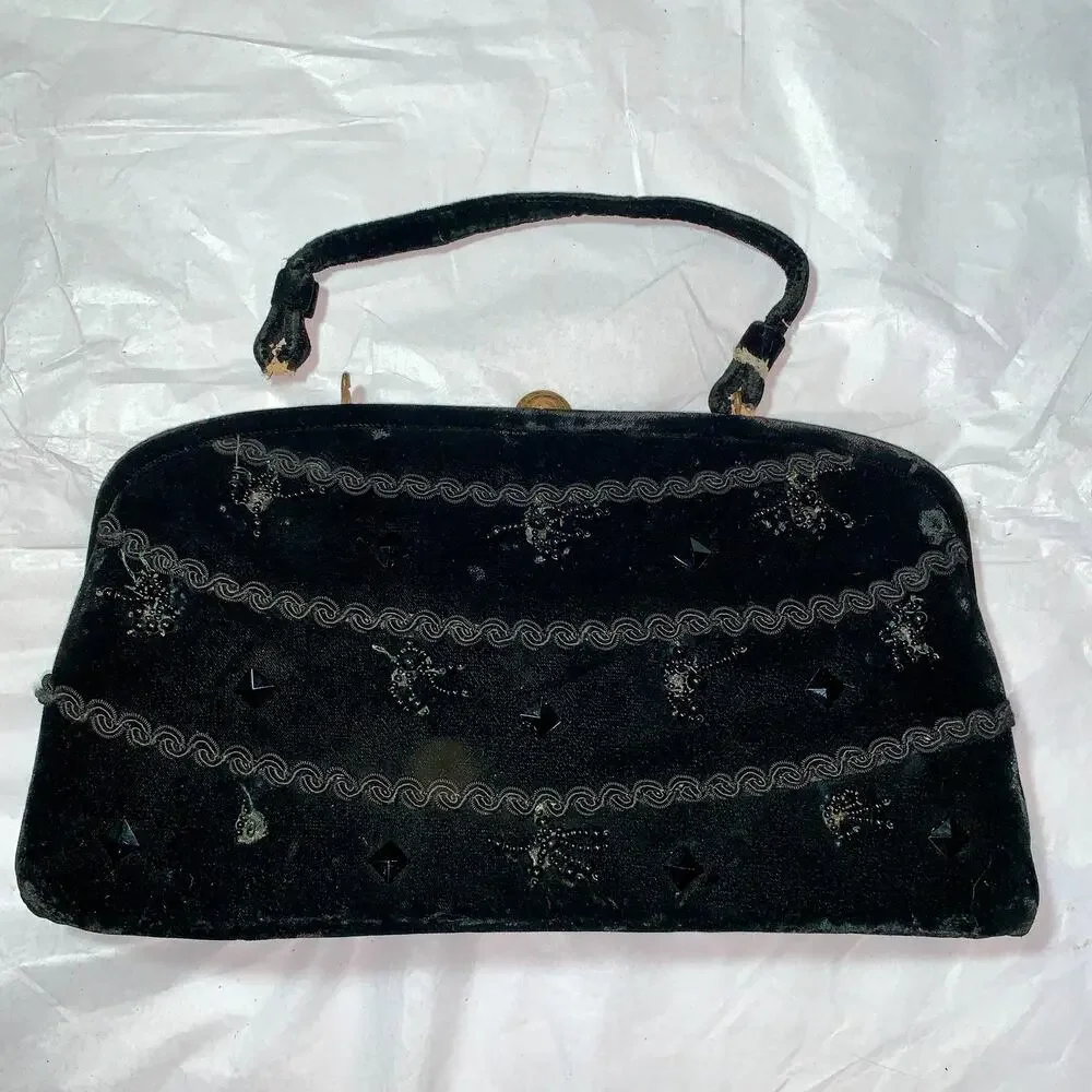 Lg Soure Black Velvet Beaded Frame Bag Deco Clasp